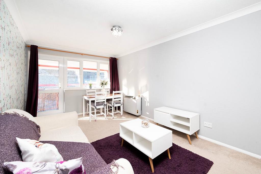 Flat, Lavette House, Rainhill Way... 1 bed flat for sale £299,000