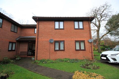 2 bedroom house to rent, Silver Trees, Bricket Wood