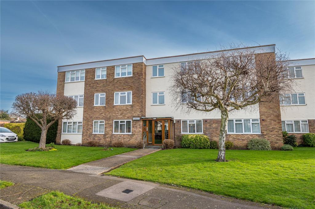 Fairways, Wyatts Drive, Thorpe Bay... 2 bed apartment for sale £350,000