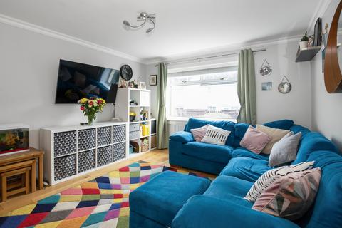 219 Cameron Crescent, Bonnyrigg, EH19 2PJ