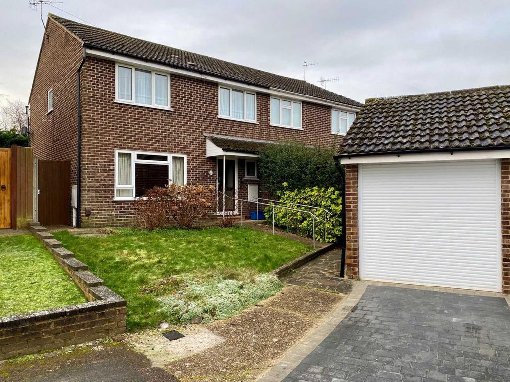 Grovehall Road, Bushey 4 bed semidetached house £595,000