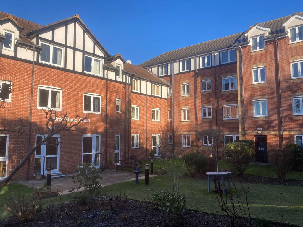 Southborough, Tunbridge Wells TN4 2 bed apartment £1,050 pcm (£242 pw)