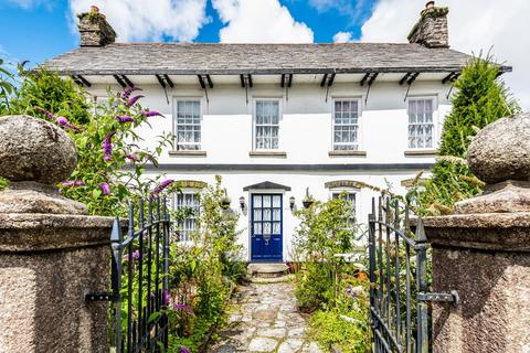4 bedroom house for sale, 3 Victoria Road, Camelford PL32