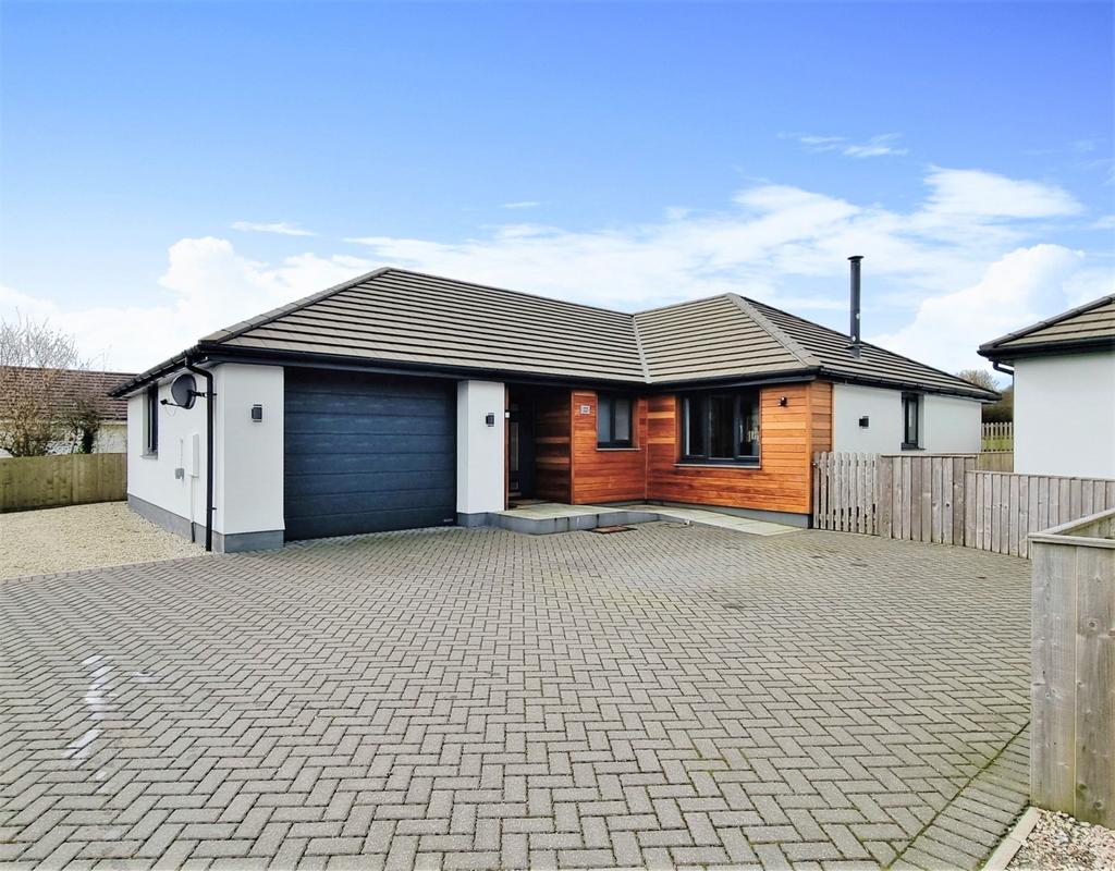 Camelford PL32 3 bed detached bungalow £400,000