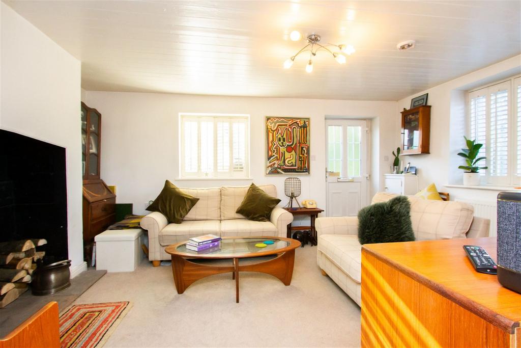 Rural Location on Burgh Hill, Etchingham 2 bed end of terrace house for sale £350,000