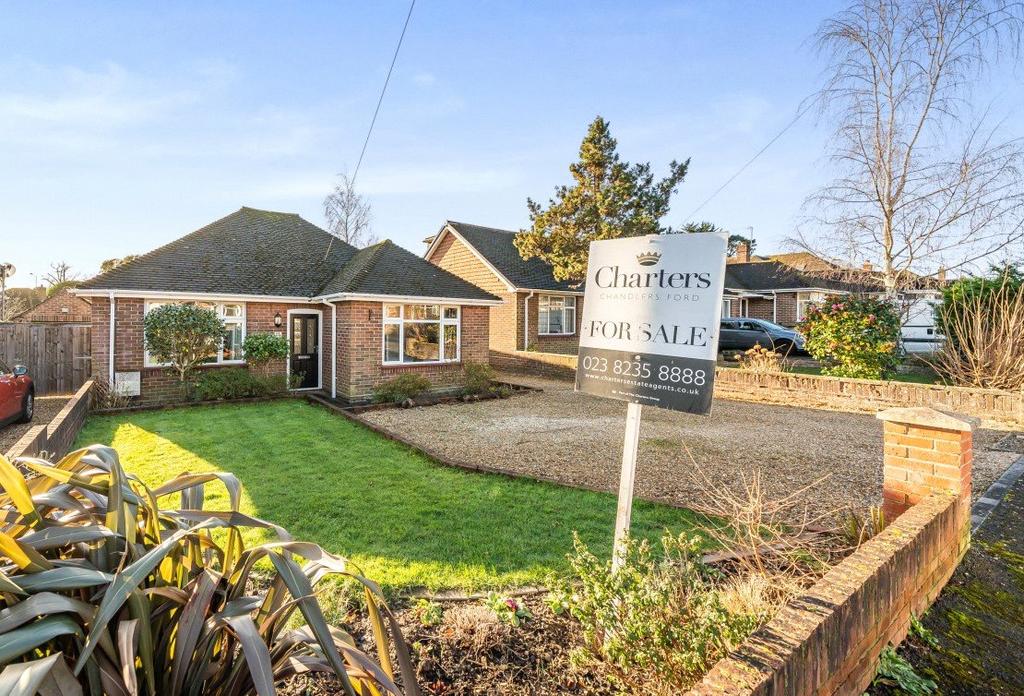 Linden Grove, Hiltingbury, Chandler's Ford, Hampshire, SO53 3 bed