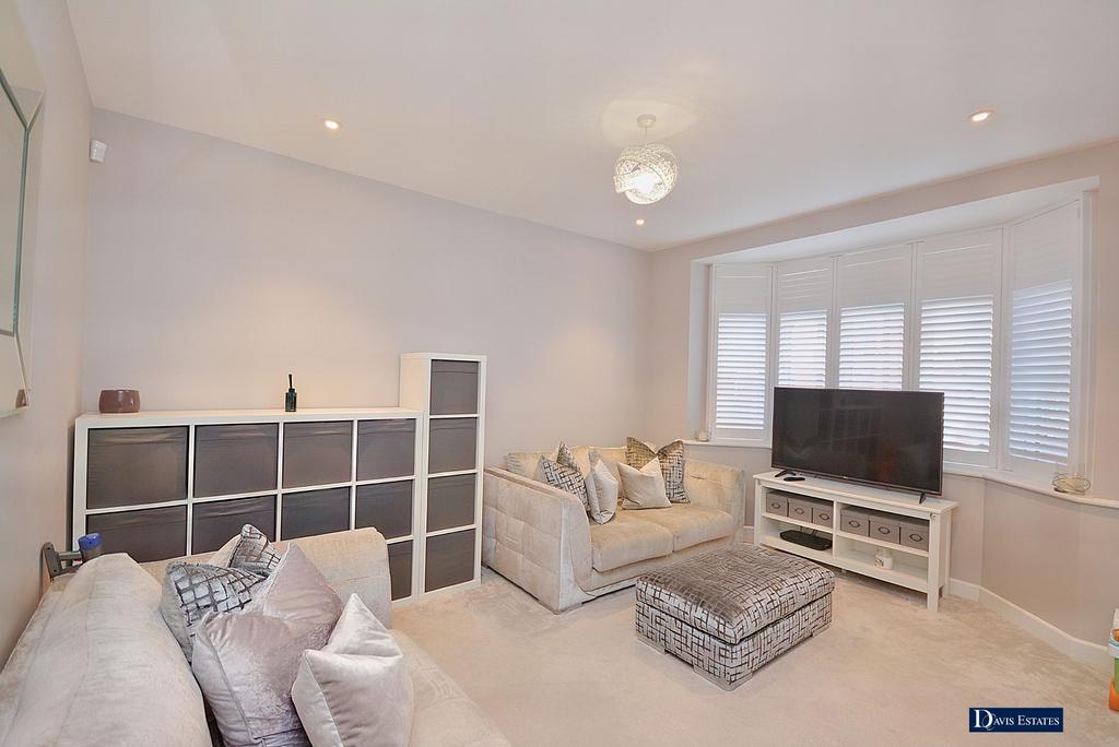 Stafford Avenue, Ardleigh Green, Hornchurch, RM11 3 bed semidetached house for sale £600,000