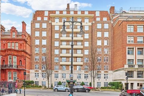 3 bedroom apartment to rent, South Audley Street London W1K