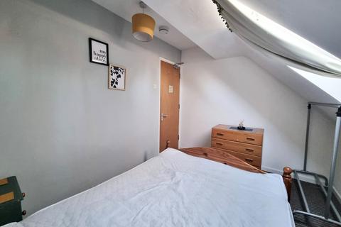 1 bedroom flat to rent - Rowlands Close Room Four, Fearnhead, Warrington, WA2
