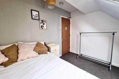 1 bedroom flat to rent, Rowlands Close Room Four, Fearnhead, Warrington, WA2