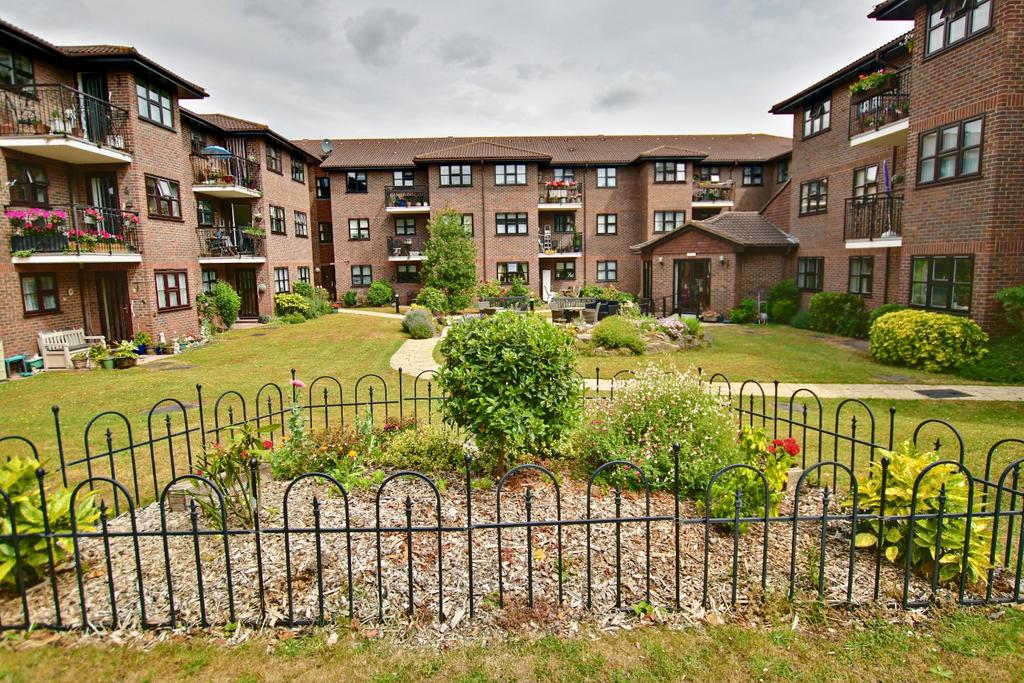 Hatherley Crescent, Sidcup DA14 2 bed flat for sale - £210,000