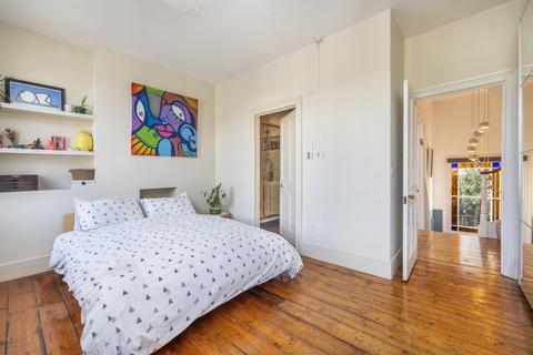 4 Rickthorne Road, London, N19 4JS