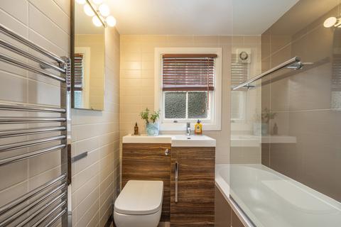 4 Rickthorne Road, London, N19 4JS