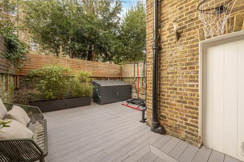 4 Rickthorne Road, London, N19 4JS