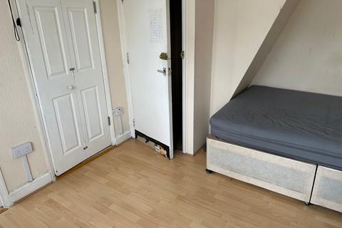 1 bedroom flat to rent, Rugby Close, Harrow HA1