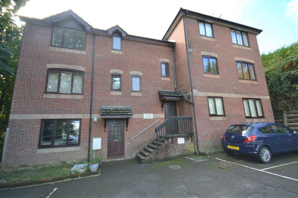Lawrence Grove, Woolston, Southampton, SO19 2 bed flat for sale £155,000