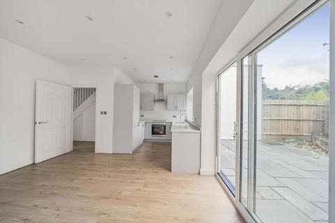 70a Sidcup Road, London, SE12 8BW
