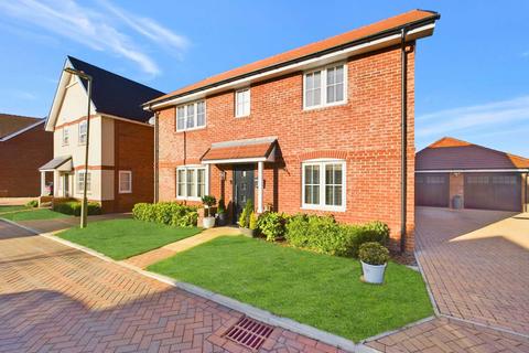 4 bedroom detached house for sale, Lingwell Close, Chinnor