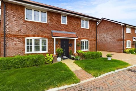 4 bedroom detached house for sale, Lingwell Close, Chinnor