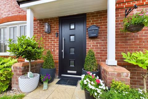5 Lingwell Close, Chinnor, OX39 4FR