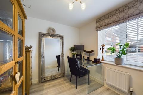5 Lingwell Close, Chinnor, OX39 4FR