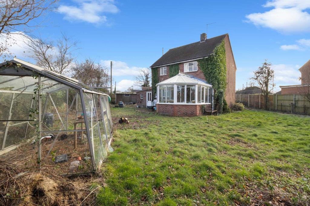 Hall Green Close, Malvern 3 bed detached house for sale £375,000