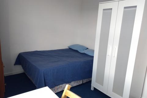 3 bedroom terraced house to rent, Londesborough Road, Southsea PO4