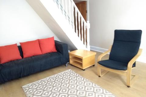 3 bedroom terraced house to rent, Londesborough Road, Southsea PO4