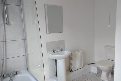 3 bedroom terraced house to rent, Londesborough Road, Southsea PO4