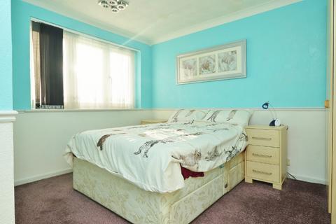 156 Turpin Avenue, Romford, RM5 2HZ