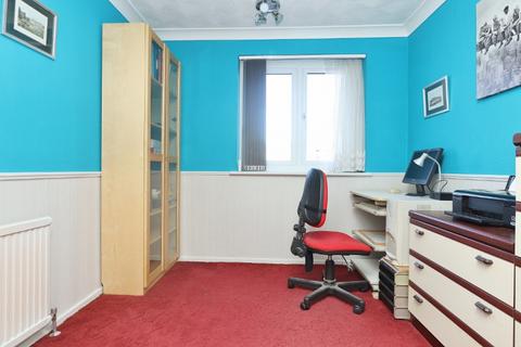 156 Turpin Avenue, Romford, RM5 2HZ