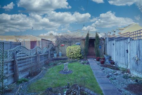 156 Turpin Avenue, Romford, RM5 2HZ