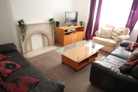 5 bedroom terraced house to rent, Beach Road, Southsea PO5