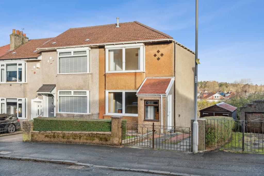 Randolph Drive, Stamperland, East Renfrewshire, G76 8AN 2 bed end of