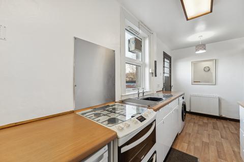 77 Randolph Drive, Clarkston, Glasgow, G76 8AN