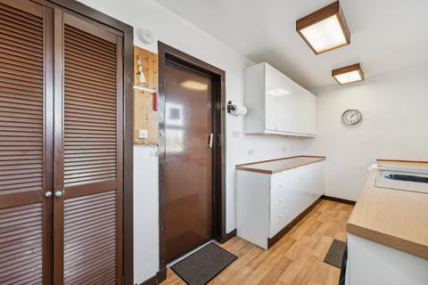 77 Randolph Drive, Clarkston, Glasgow, G76 8AN