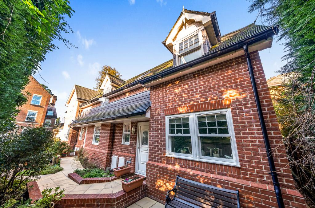 Newitt Place, Bassett, Southampton, Hampshire, SO16 2 bed apartment for
