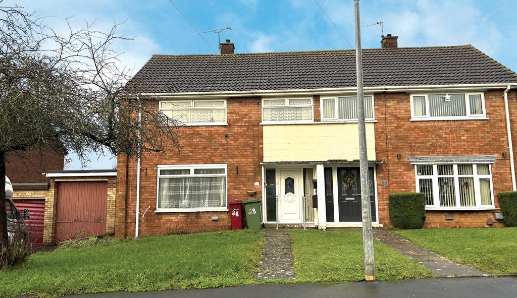 8 Browning Close, Scunthorpe 3 bed semidetached house £40,000