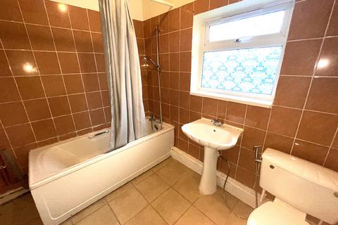 31 Highfield Avenue, Grimsby, DN32 0JG