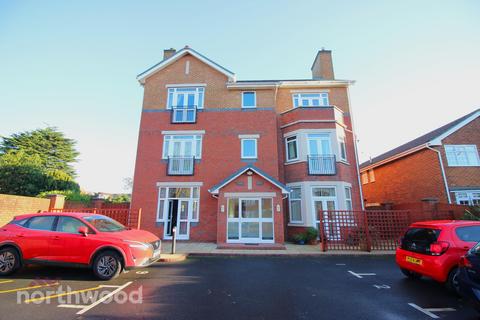 2 bedroom flat for sale, Park Road, Hesketh Park, Southport, PR9