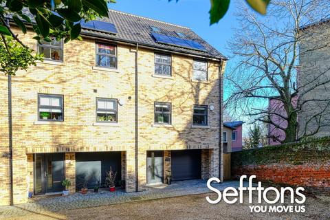 4 bedroom semi-detached house for sale - Lily Terrace, Ber Street, NR1