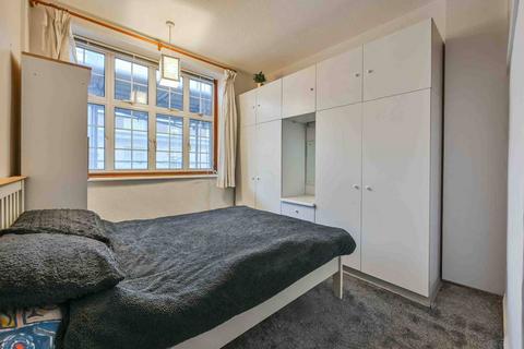 1 bedroom flat for sale, Russell Court, Bloomsbury, London, WC1H