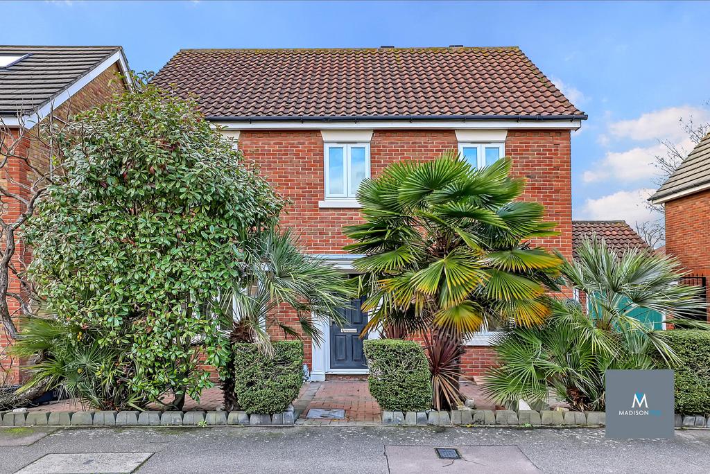 Chadwell Heath, Romford RM6 4 bed property for sale £725,000