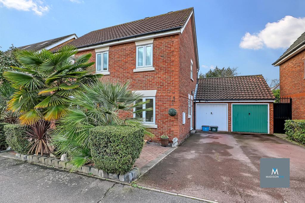 Chadwell Heath, Romford RM6 4 bed property for sale £725,000