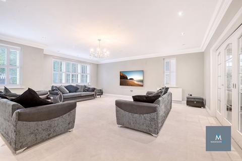 8 bedroom detached house for sale, Manor Road, Essex IG7