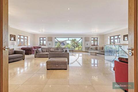 7 bedroom detached house for sale, Manor Road, Essex IG7