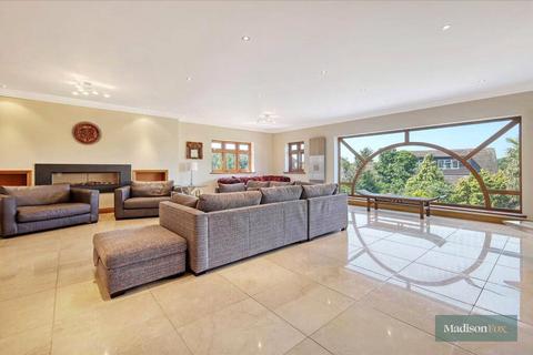 7 bedroom detached house for sale, Manor Road, Essex IG7