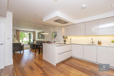 2 bedroom apartment for sale, Chigwell, Essex IG7