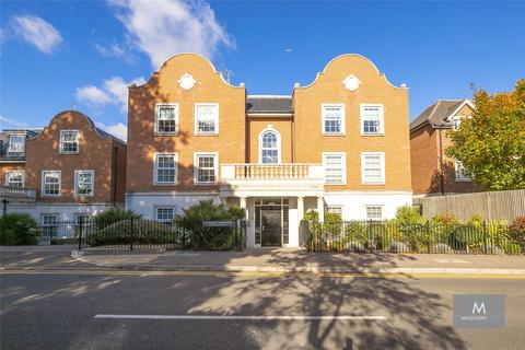 4 bedroom apartment to rent, Chigwell, Essex IG7