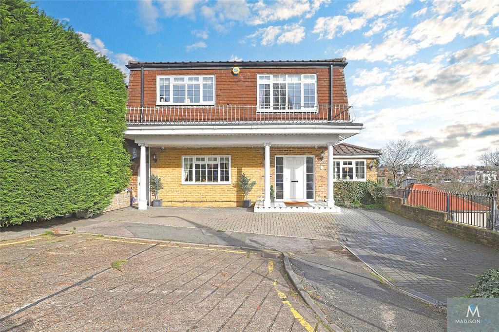 Loughton, Essex IG10 4 bed detached house for sale £1,150,000